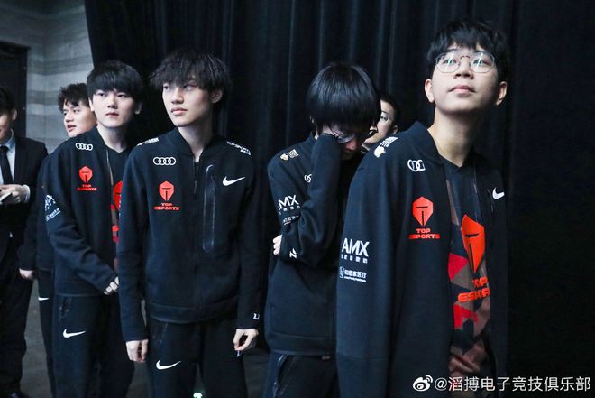 表现不仅展 表现不仅展