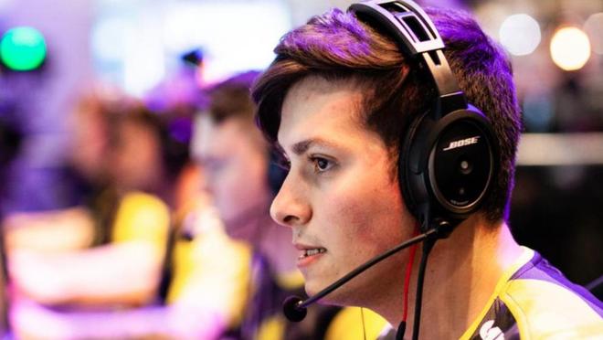 每个球员都 每个球员都